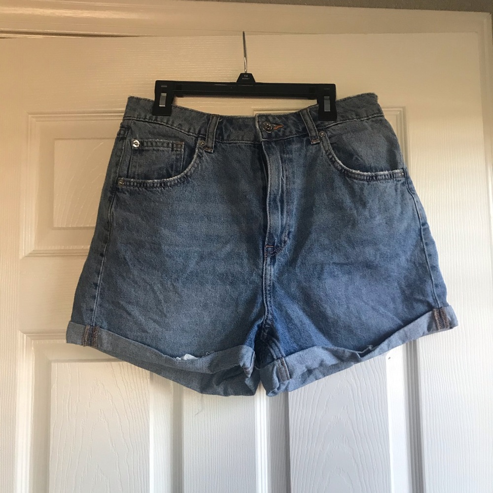 High waisted denim shorts (H&M)
